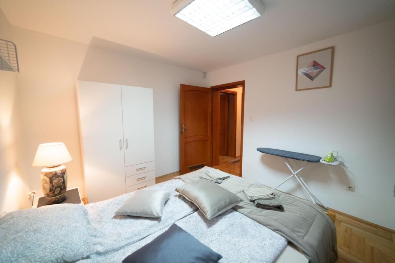 Apartman Yellow House Sarajevo Ngoại thất bức ảnh