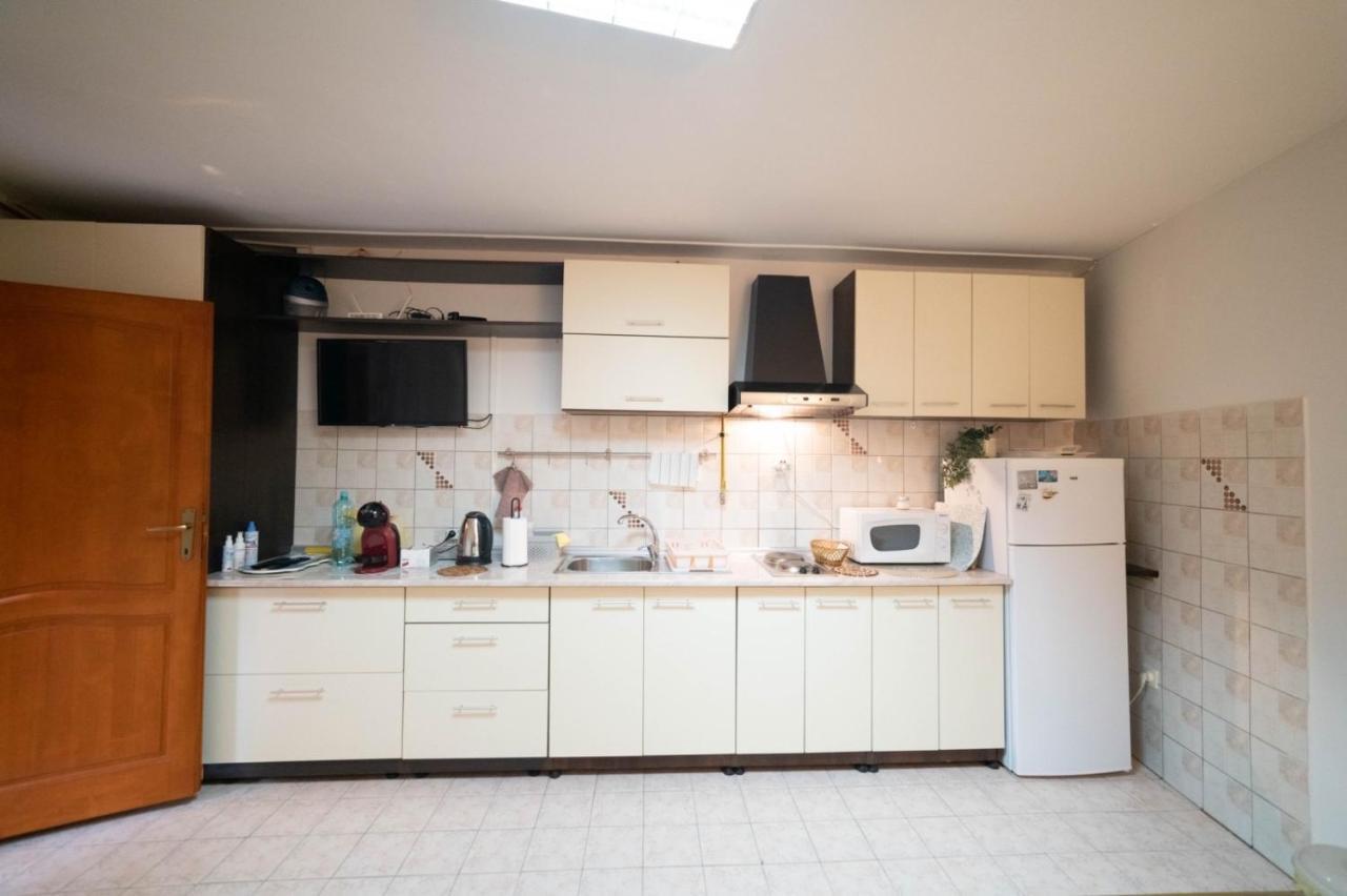 Apartman Yellow House Sarajevo Ngoại thất bức ảnh