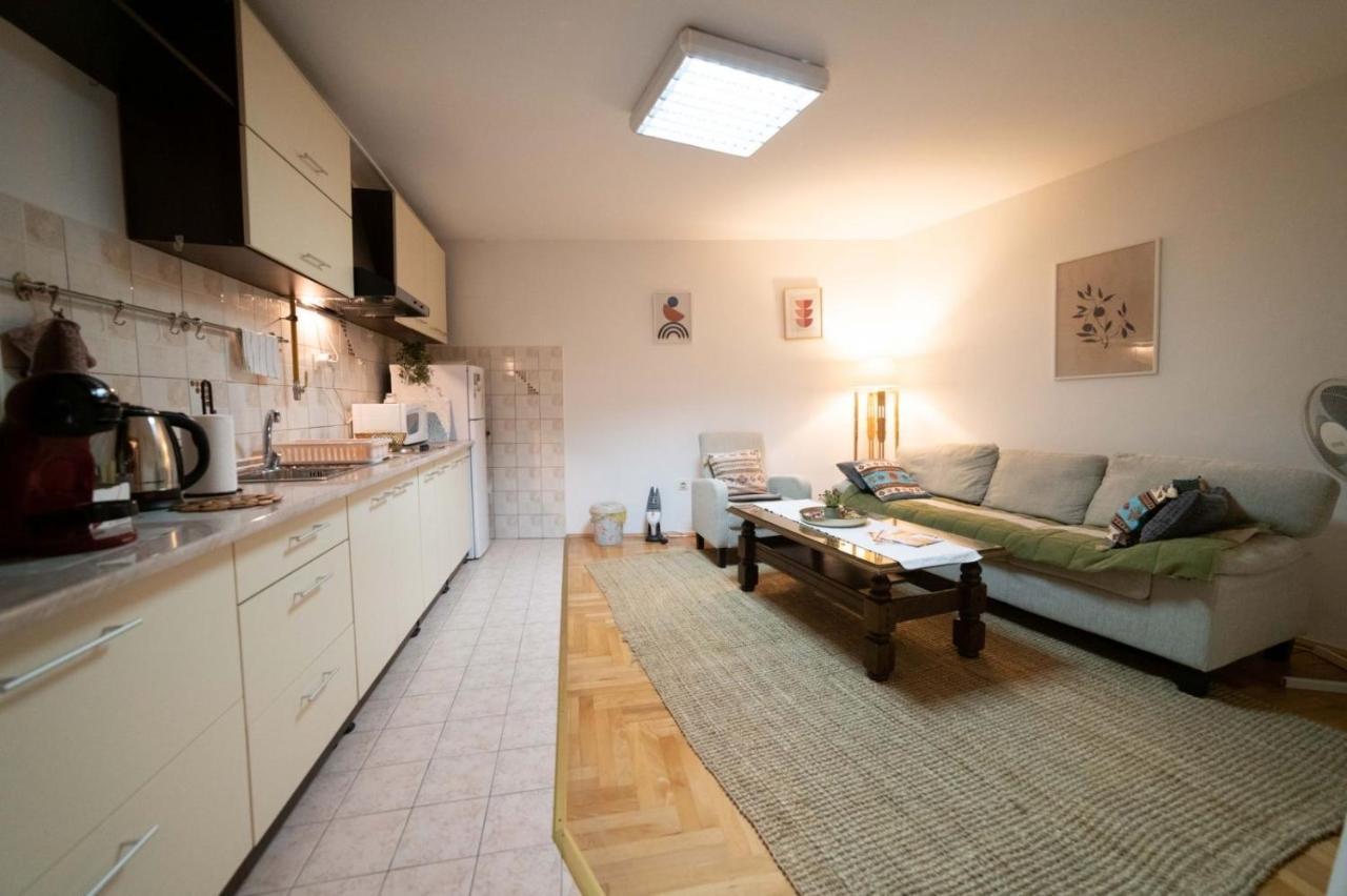 Apartman Yellow House Sarajevo Ngoại thất bức ảnh