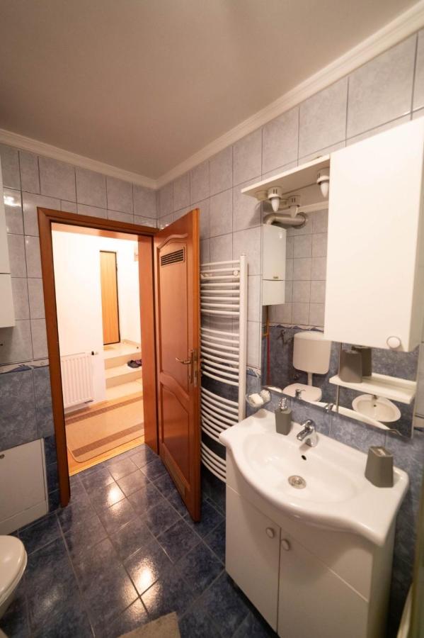 Apartman Yellow House Sarajevo Ngoại thất bức ảnh