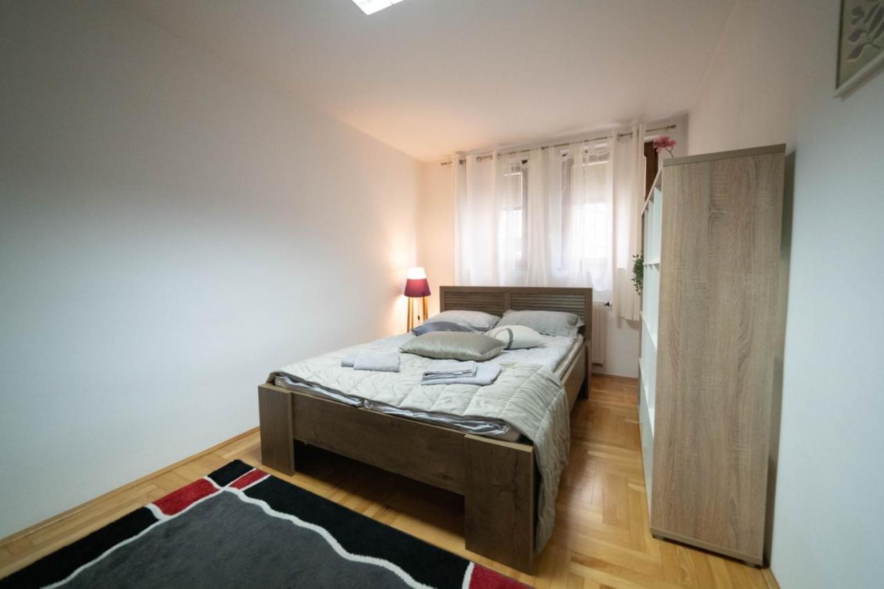 Apartman Yellow House Sarajevo Ngoại thất bức ảnh